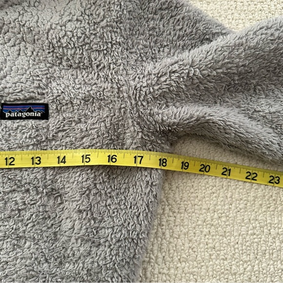 Patagonia Fleece Zipper Jacket - Picture 7 of 8